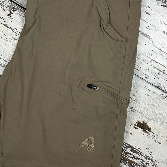 Gerry Cargo shorts men’s 40 flat front, 
side & back pockets w/ zippers - Picture 5 of 7